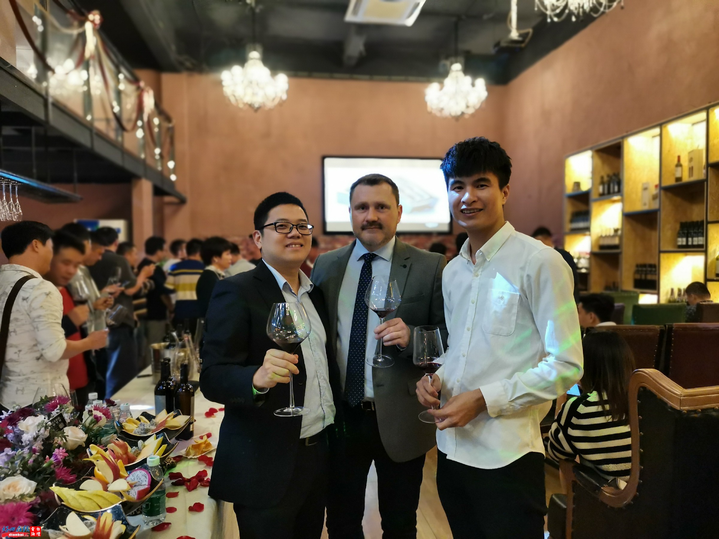 15与庄主合照.jpg